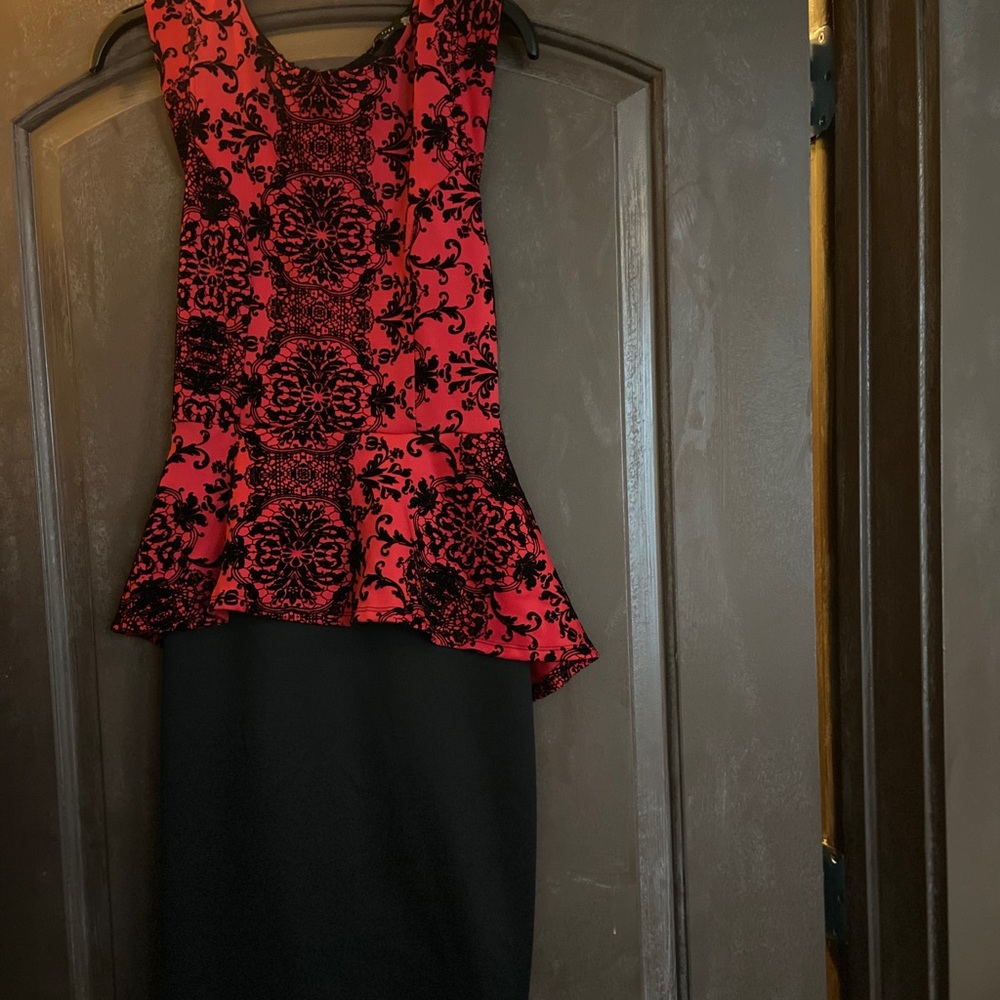 Black & Red Fitted Midi Dress